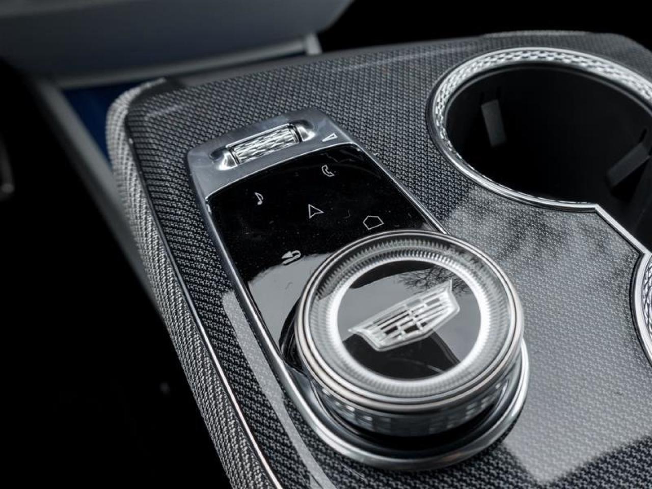 2026 Cadillac OPTIQ Premium Luxury Photo