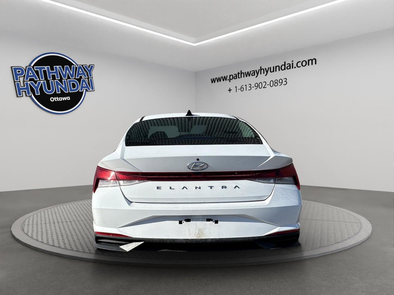 2023 Hyundai Elantra Preferred | Reverse Cam | Heated Seats Photo