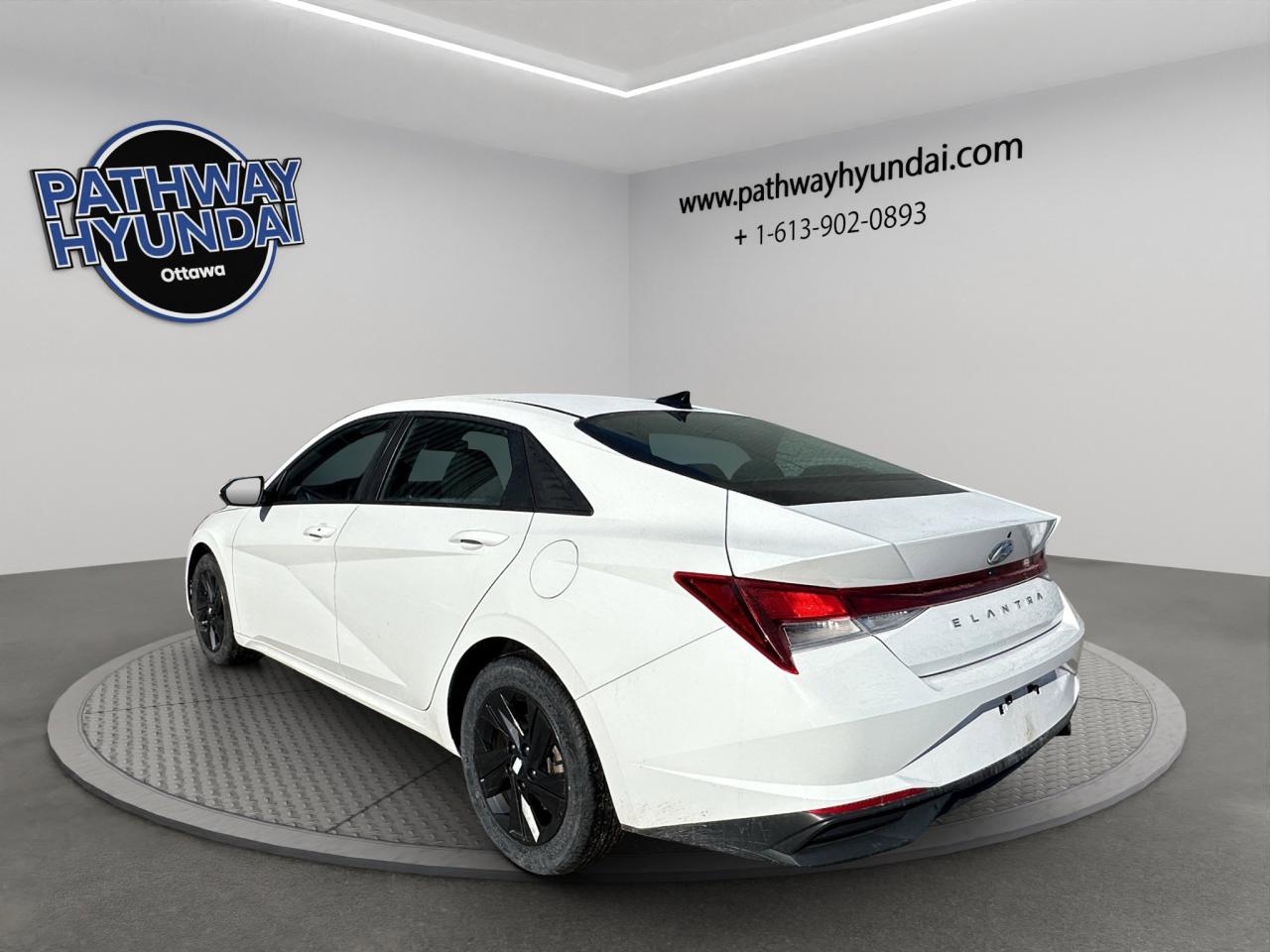 2023 Hyundai Elantra Preferred | Reverse Cam | Heated Seats Photo