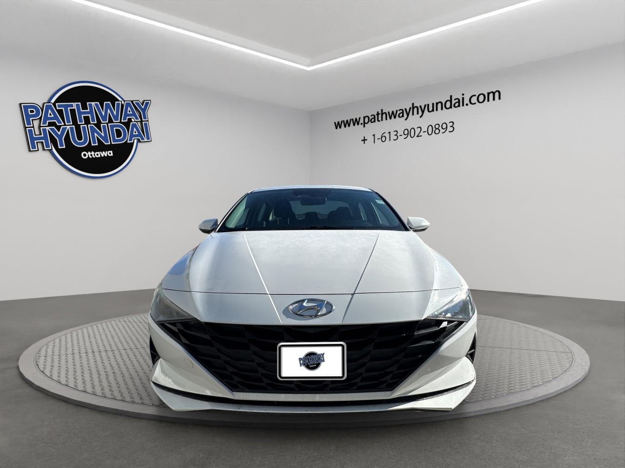 2023 Hyundai Elantra Preferred | Reverse Cam | Heated Seats Photo