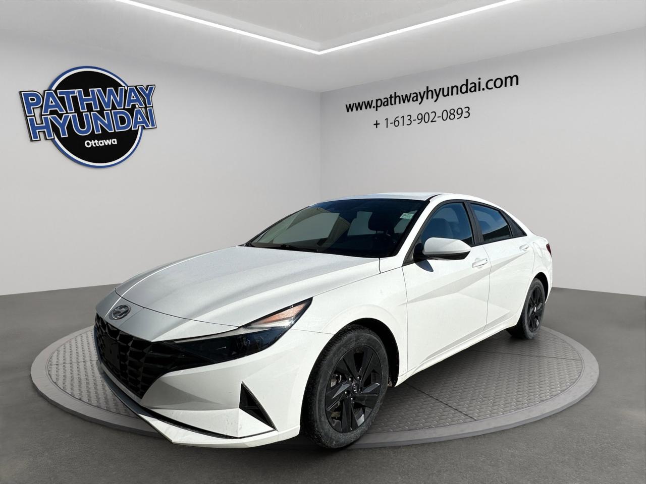 2023 Hyundai Elantra Preferred | Reverse Cam | Heated Seats Photo