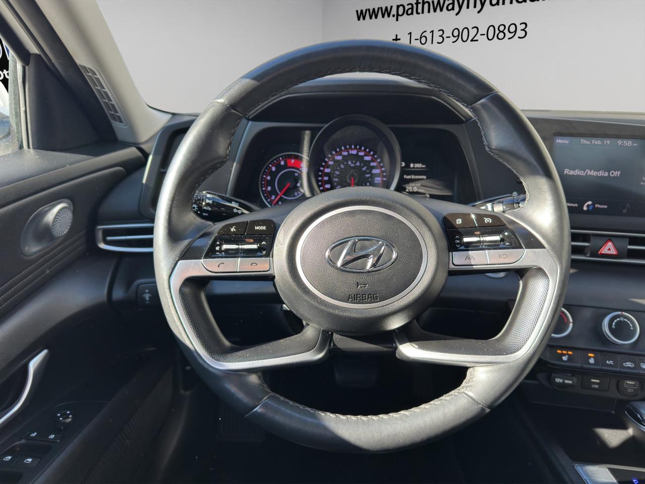 2023 Hyundai Elantra Preferred | Reverse Cam | Heated Seats Photo