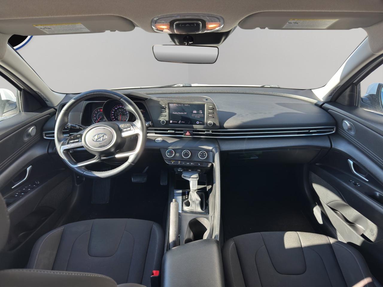 2023 Hyundai Elantra Preferred | Reverse Cam | Heated Seats Photo