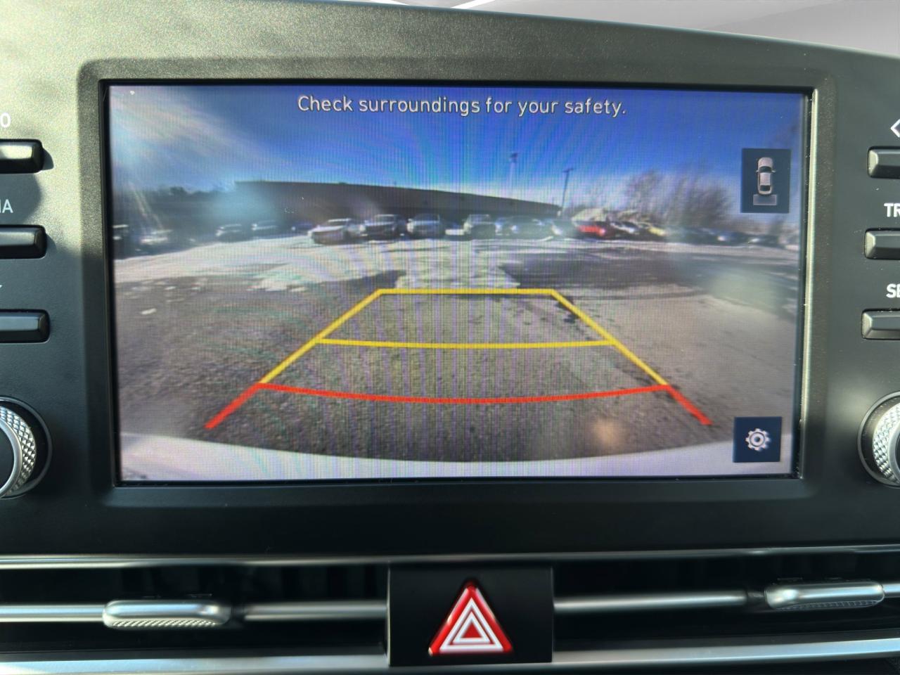 2023 Hyundai Elantra Preferred | Reverse Cam | Heated Seats Photo