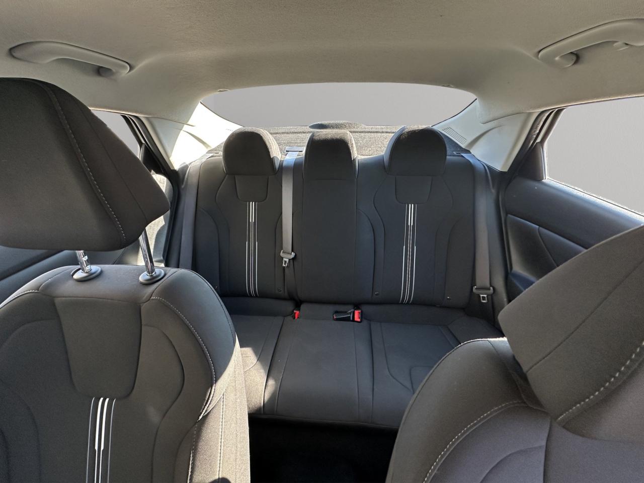 2023 Hyundai Elantra Preferred | Reverse Cam | Heated Seats Photo