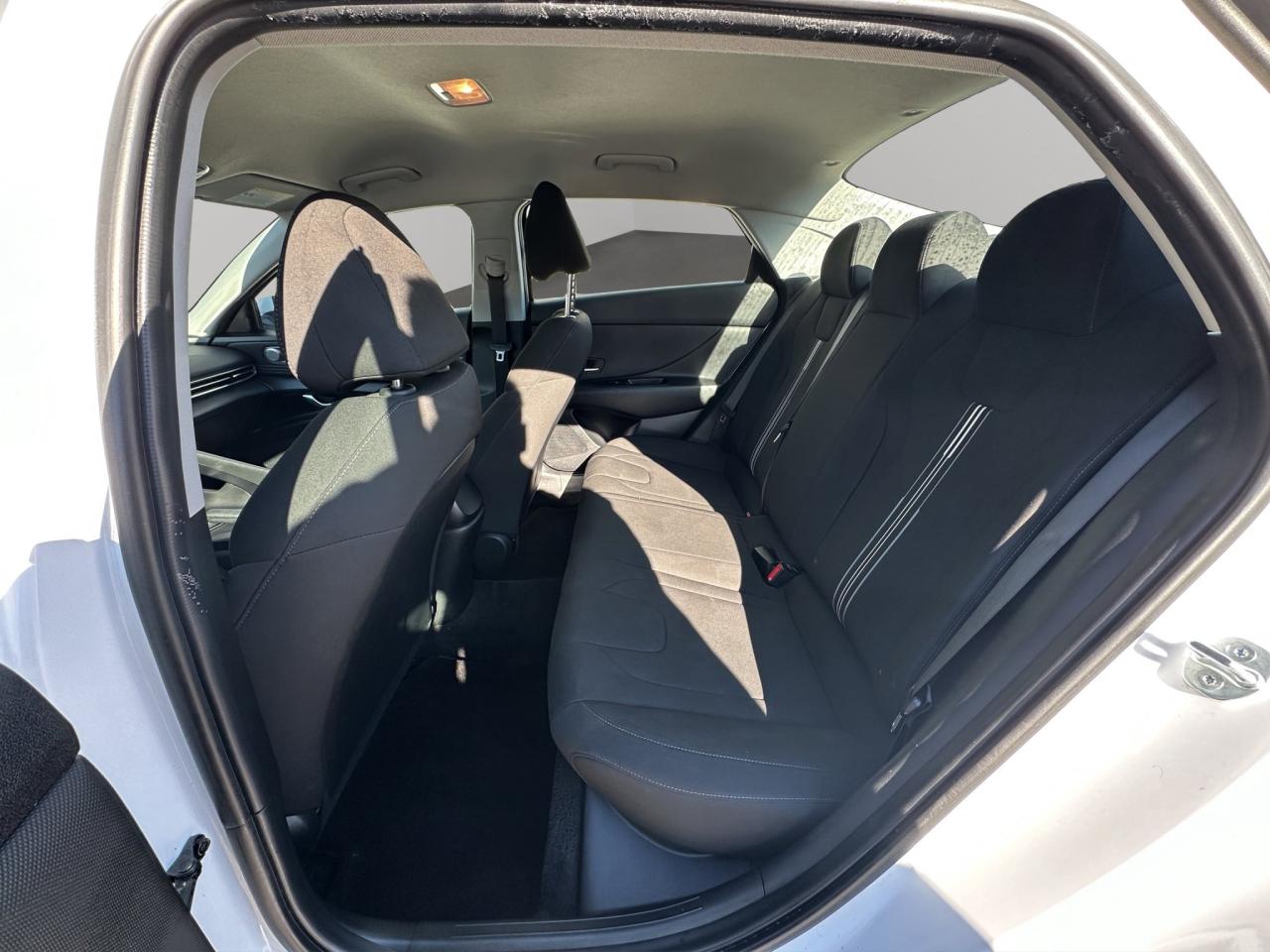 2023 Hyundai Elantra Preferred | Reverse Cam | Heated Seats Photo