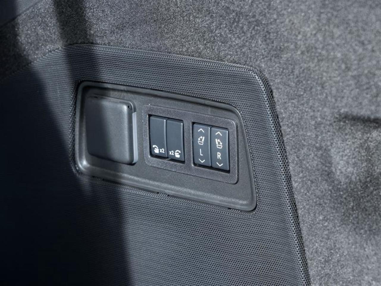 2026 Cadillac Escalade ESV Sport Photo