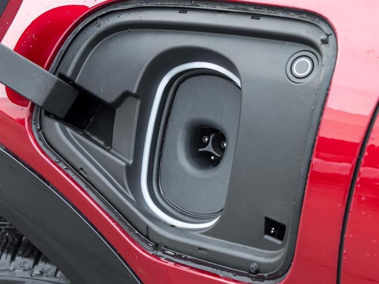 2026 Cadillac OPTIQ Premium Luxury Photo2