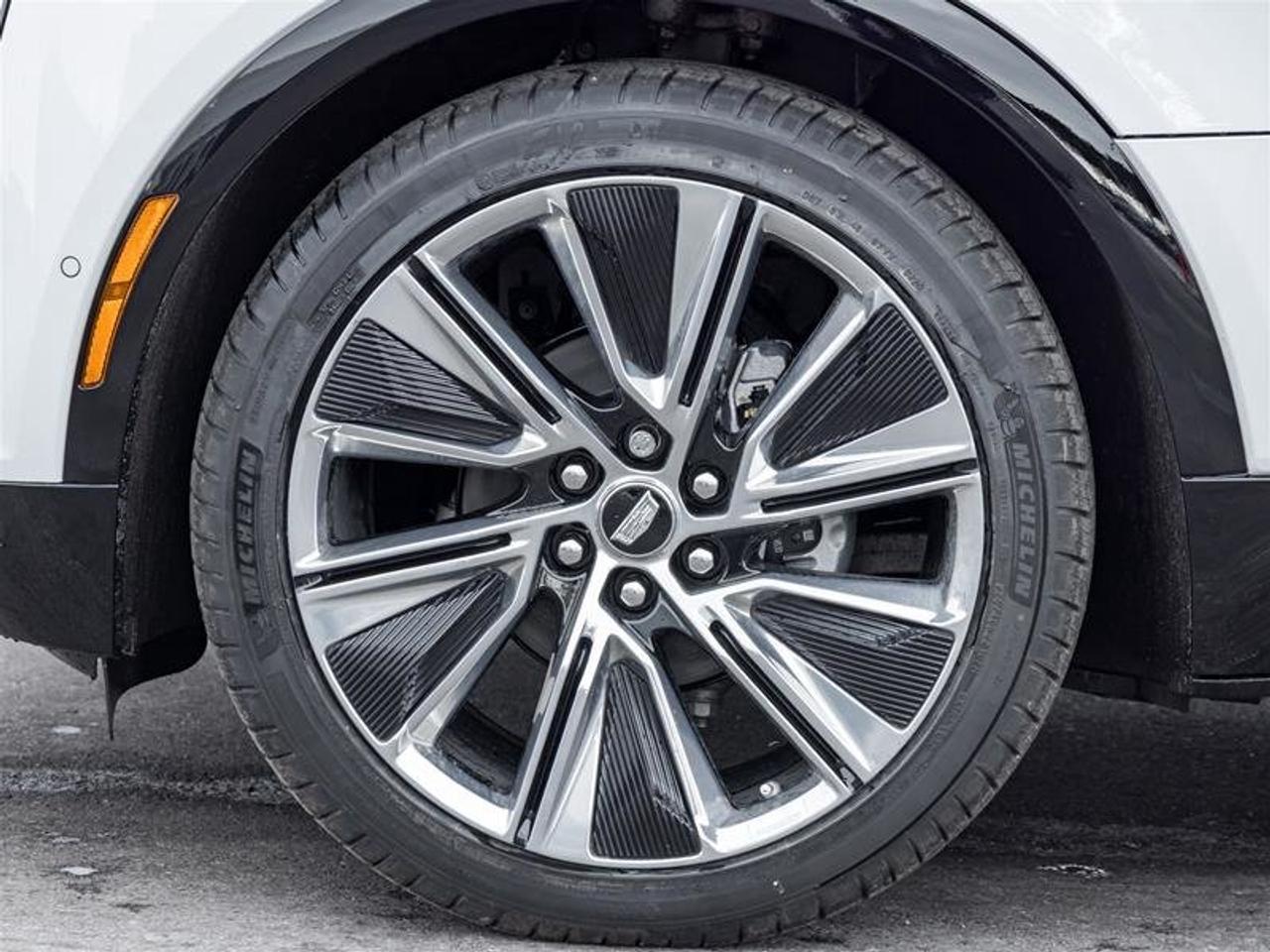 2026 Cadillac LYRIQ Signature Luxury Photo3