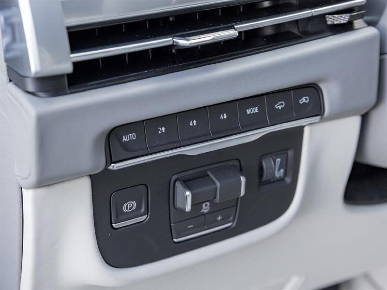 2026 Cadillac Escalade ESV Platinum Sport Photo