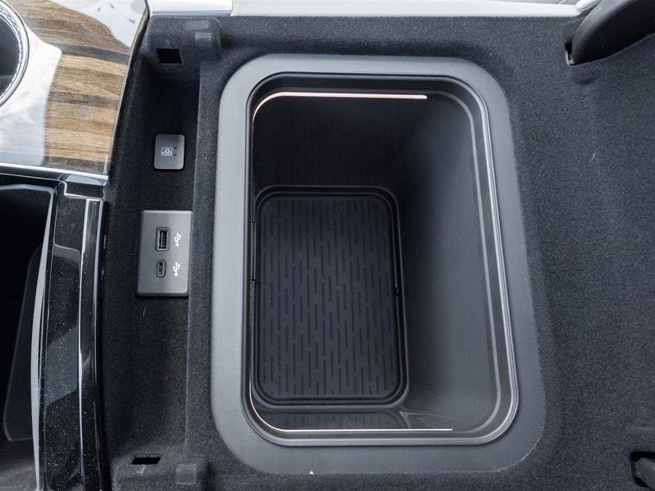 2026 Cadillac Escalade ESV Platinum Sport Photo