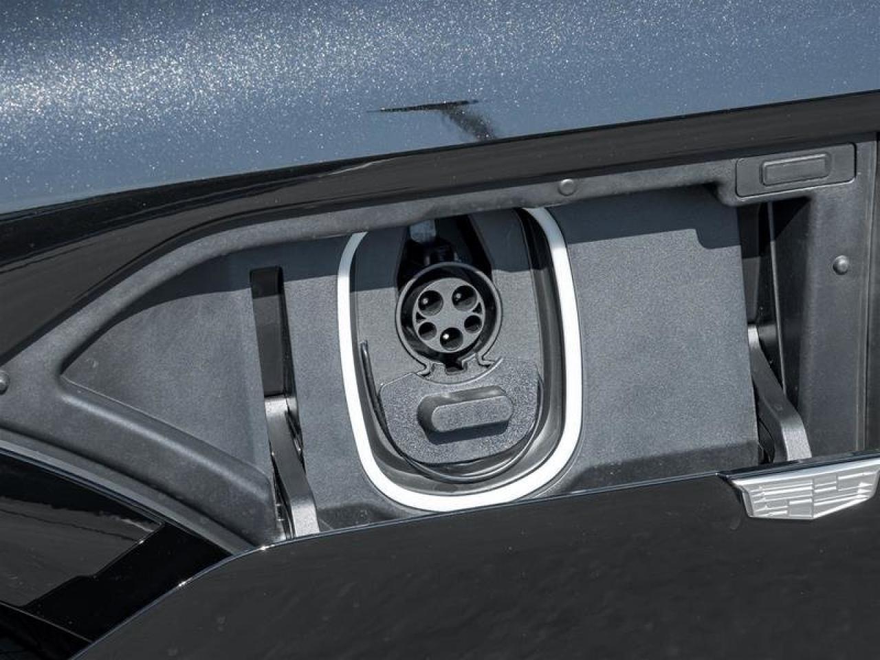 2026 Cadillac LYRIQ Premium Luxury Photo2