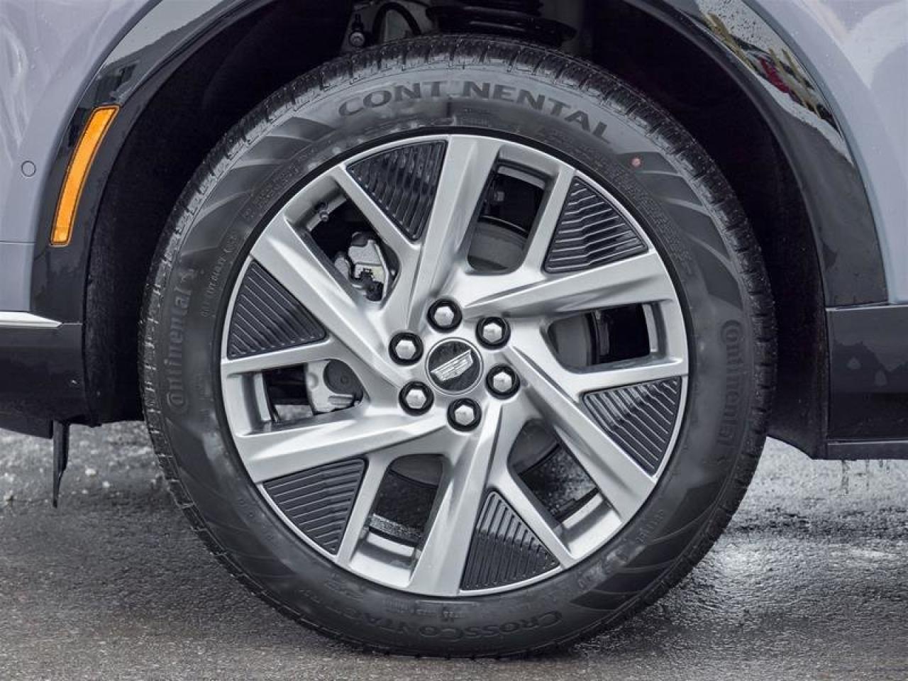 2026 Cadillac OPTIQ Luxury Photo3