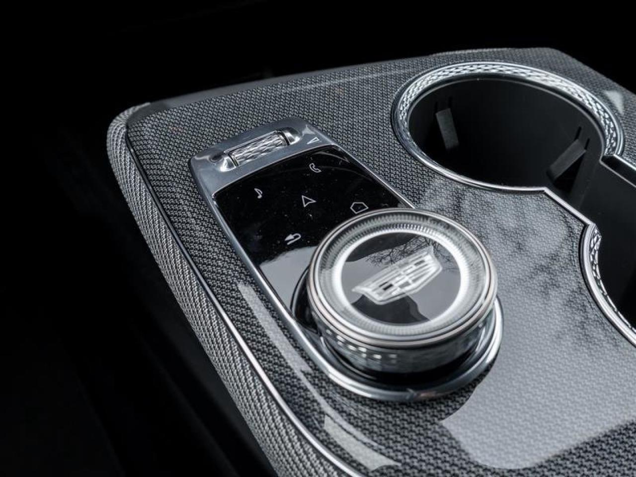 2026 Cadillac OPTIQ Luxury Photo