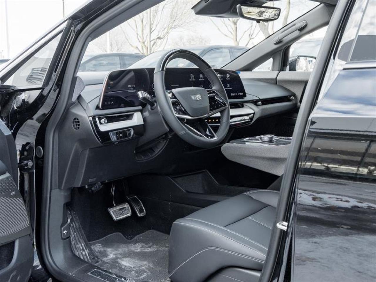 2026 Cadillac OPTIQ Luxury Photo