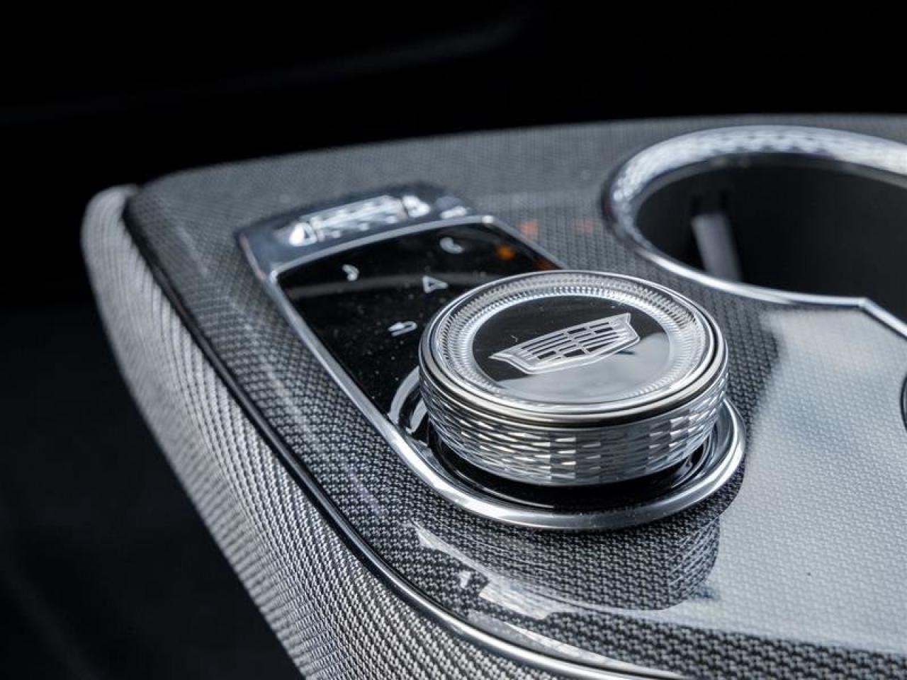 2026 Cadillac OPTIQ Luxury Photo