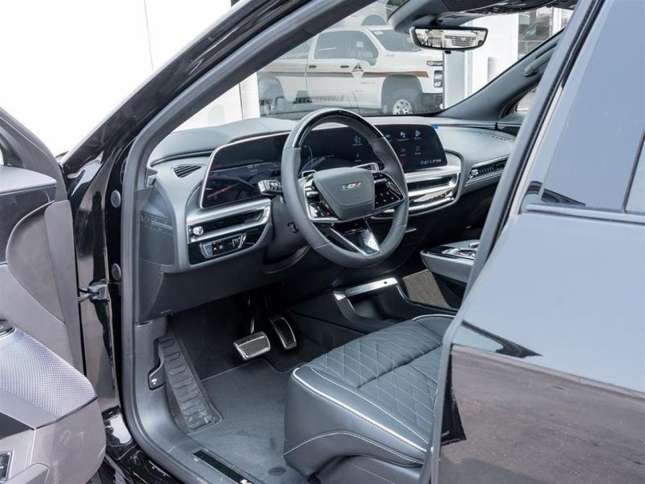 2026 Cadillac LYRIQ-V V Premium Photo