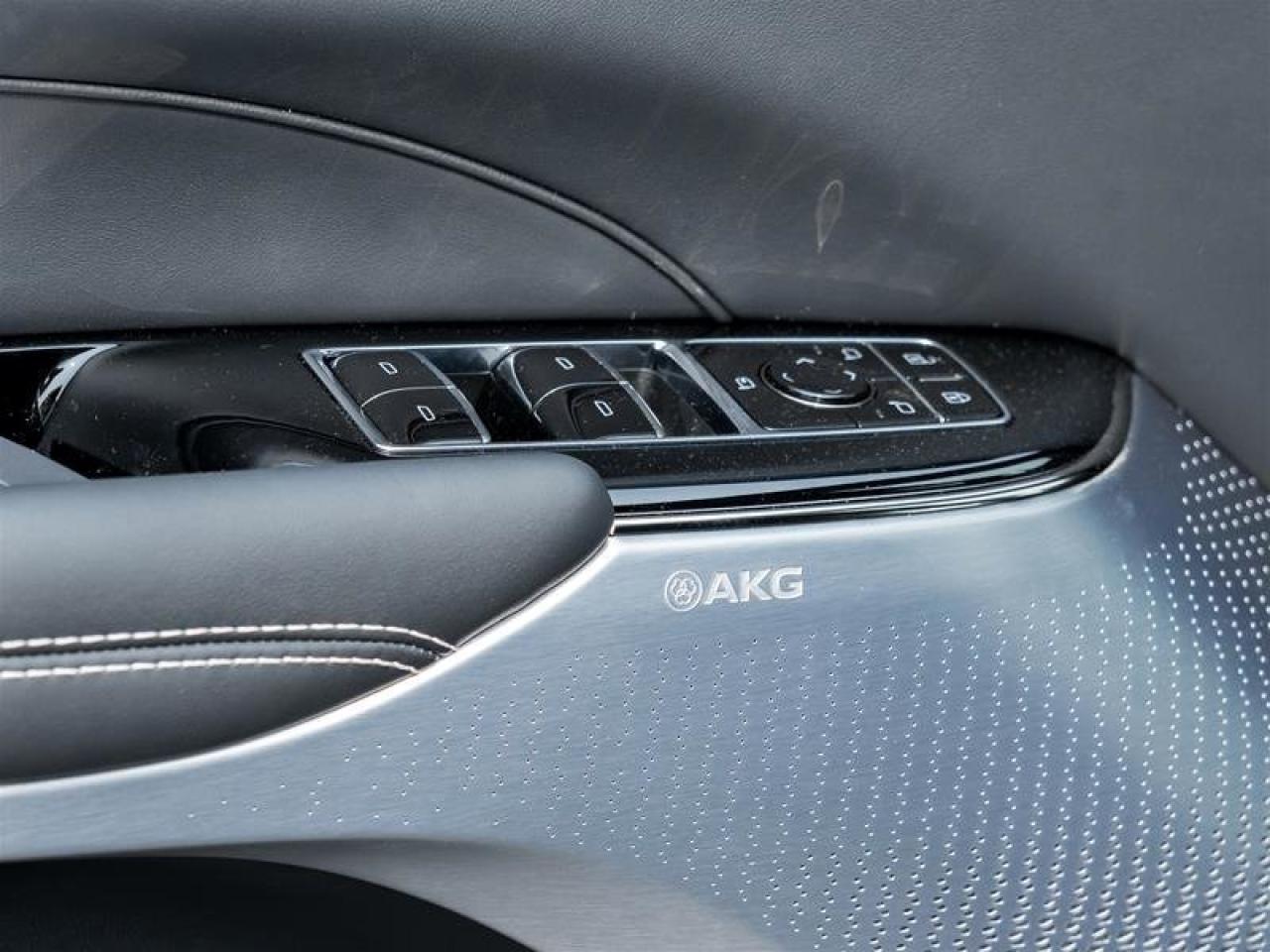 2026 Cadillac LYRIQ-V V Premium Photo