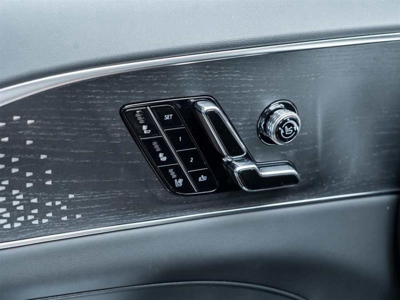 2026 Cadillac LYRIQ-V V Premium Photo