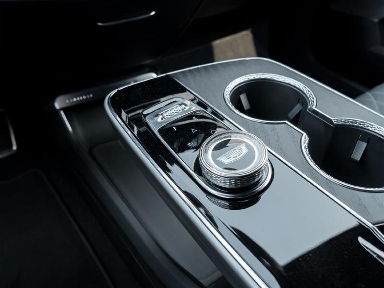 2026 Cadillac LYRIQ-V V Premium Photo