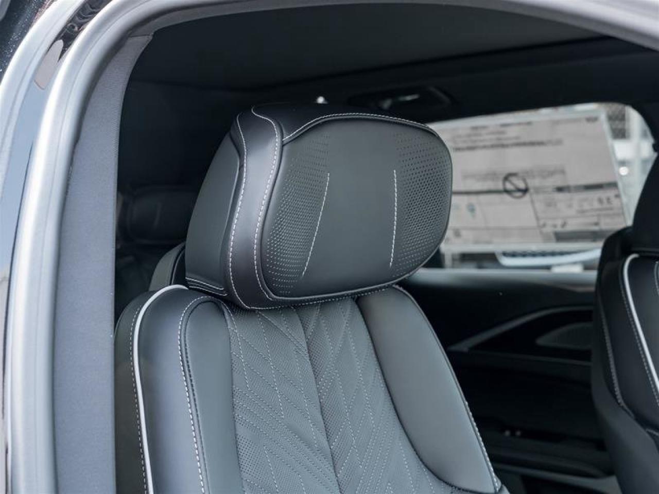 2026 Cadillac LYRIQ-V V Premium Photo