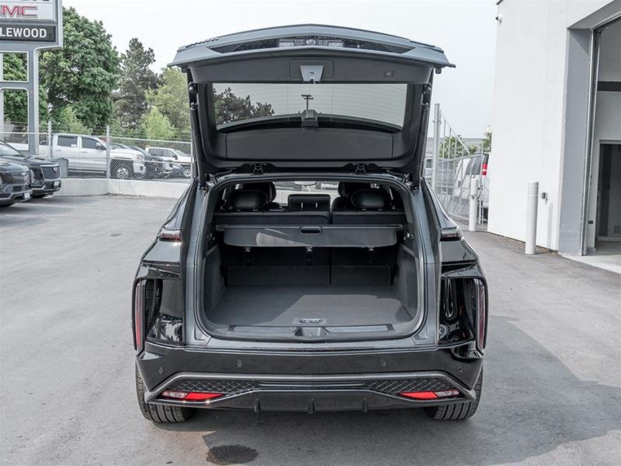 2026 Cadillac LYRIQ-V V Premium Photo