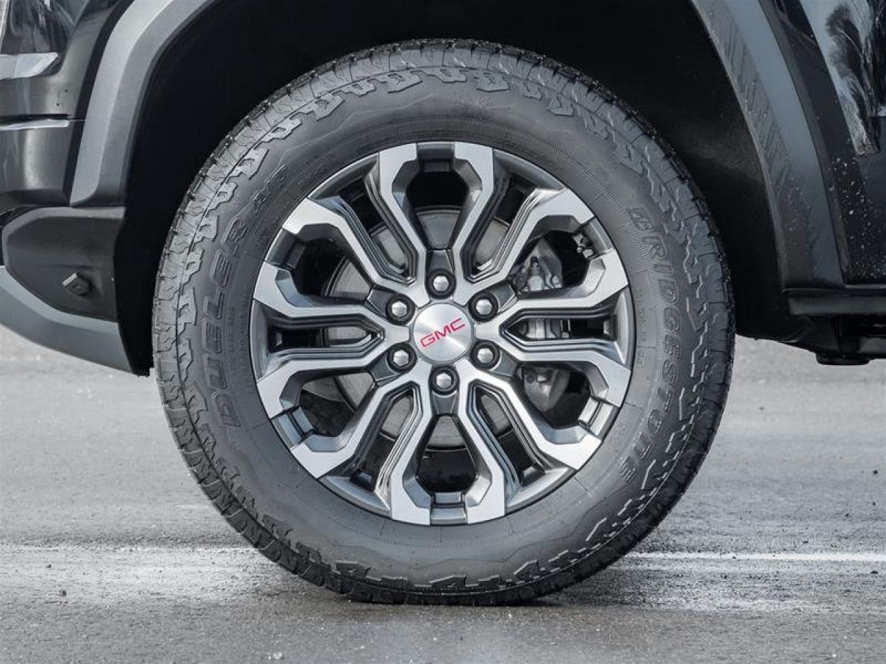 2024 GMC Canyon Crew Cab Short Box 4-Wheel Drive Denali Photo3