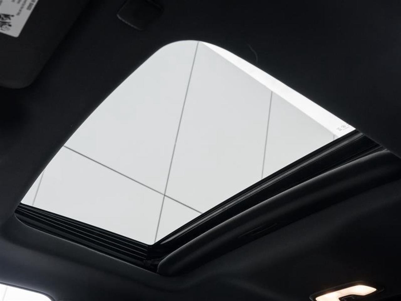 2024 GMC Canyon Crew Cab Short Box 4-Wheel Drive Denali Photo