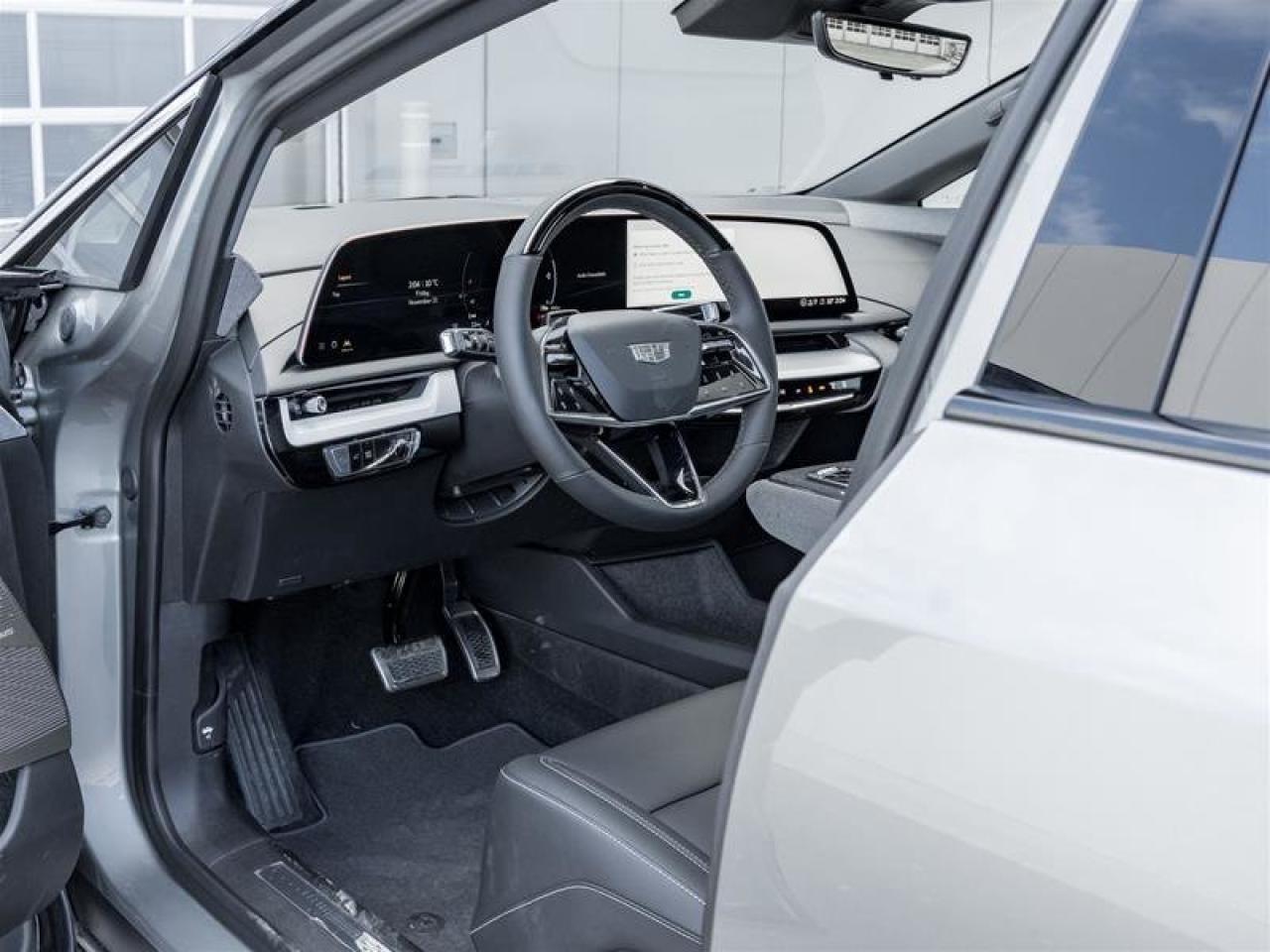 2026 Cadillac OPTIQ Luxury Photo