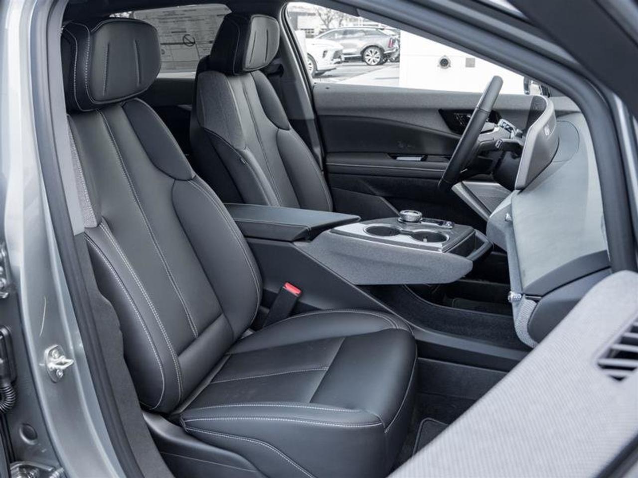 2026 Cadillac OPTIQ Luxury Photo