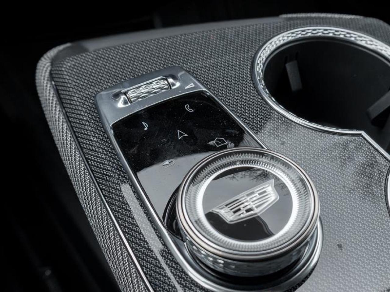 2026 Cadillac OPTIQ Luxury Photo