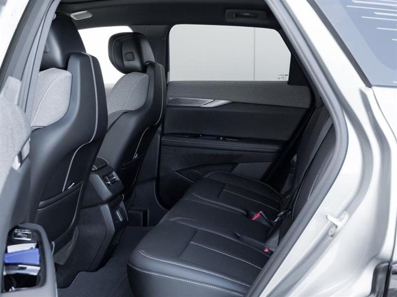 2026 Cadillac OPTIQ Luxury Photo