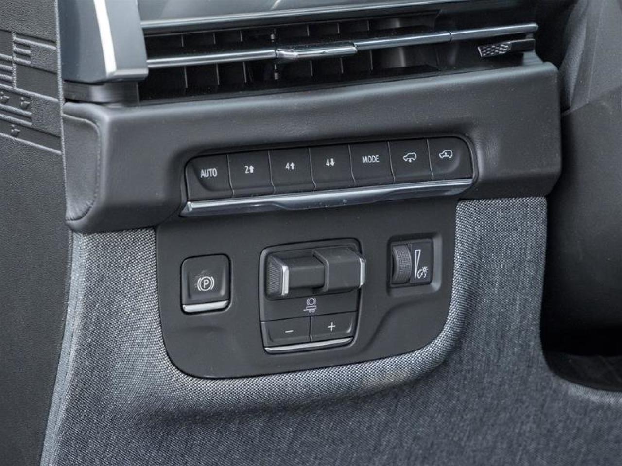 2026 Cadillac Escalade Platinum Sport Photo