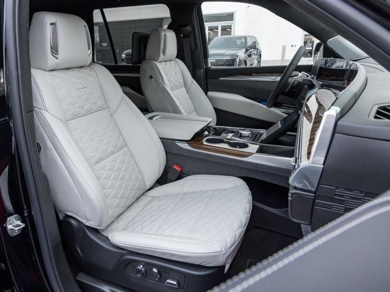 2026 Cadillac Escalade Platinum Sport Photo