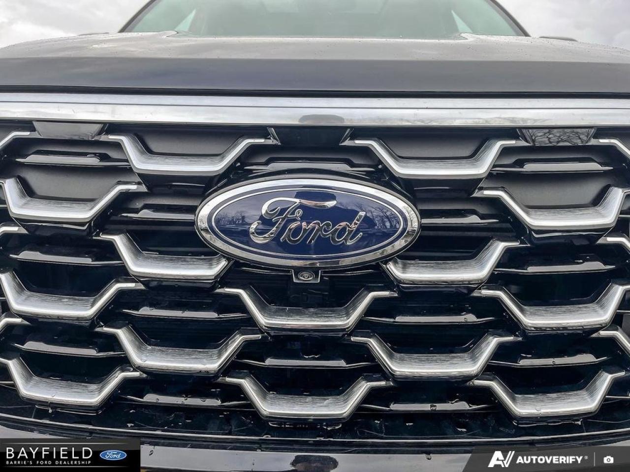 2025 Ford Explorer Platinum Photo