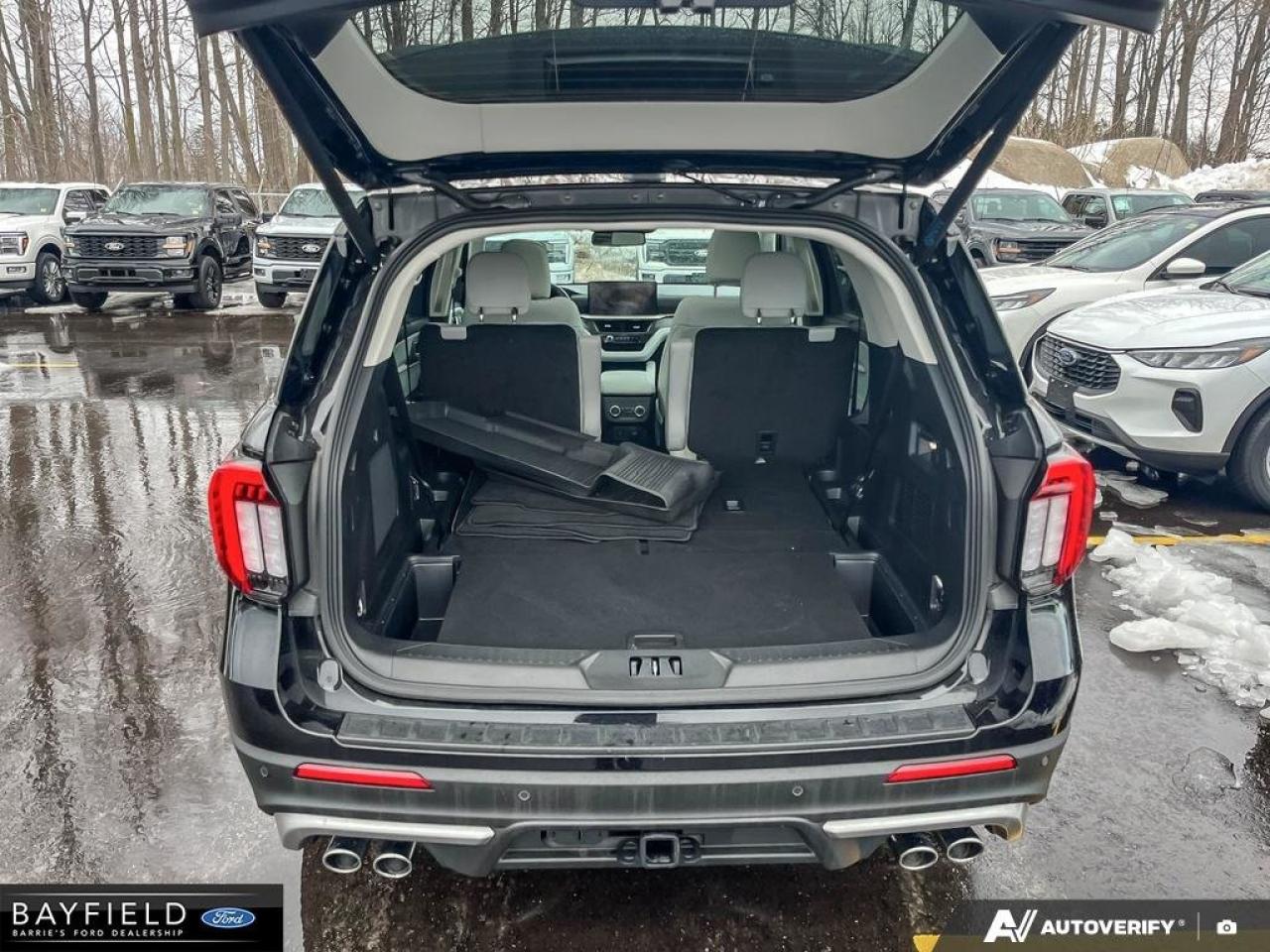 2025 Ford Explorer Platinum Photo