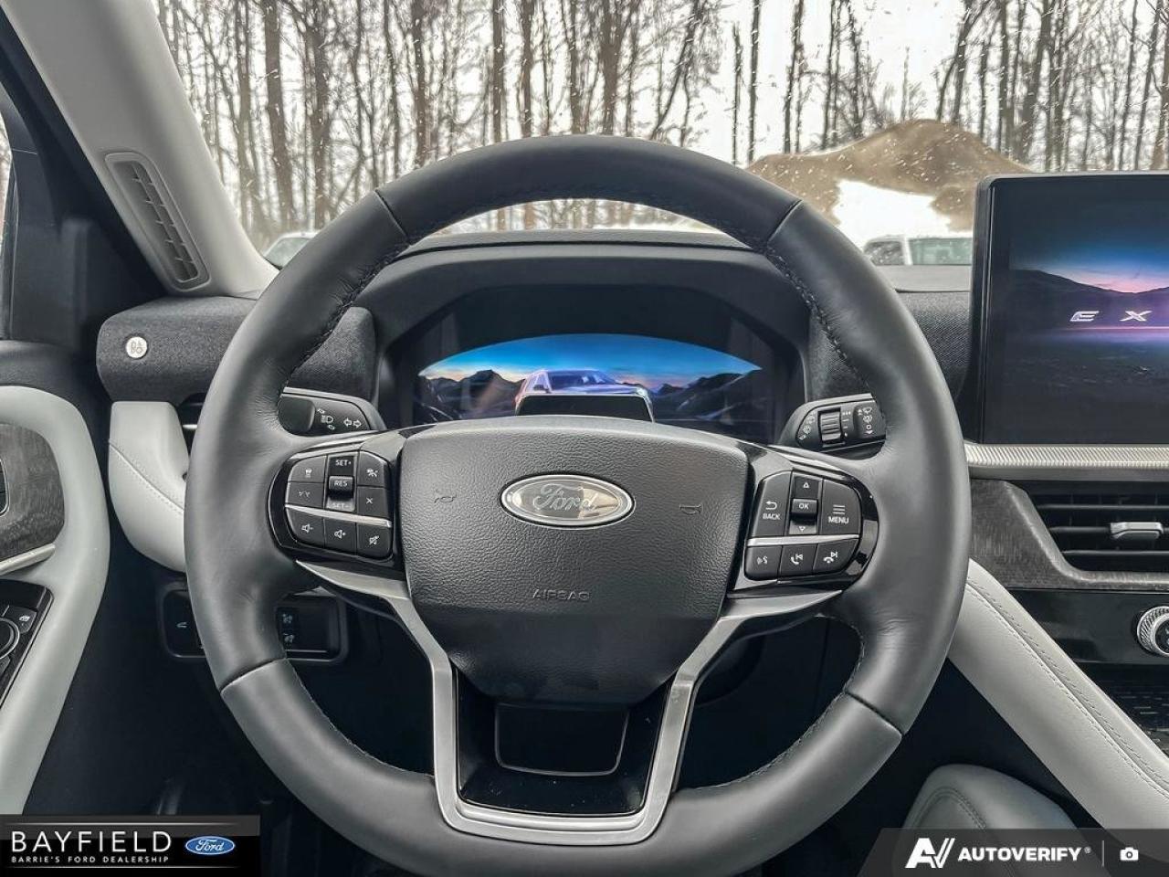 2025 Ford Explorer Platinum Photo