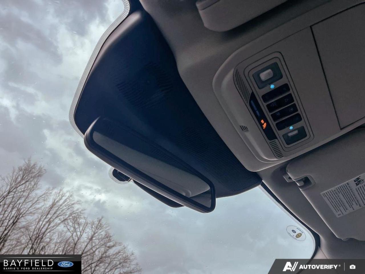 2025 Ford Explorer Platinum Photo