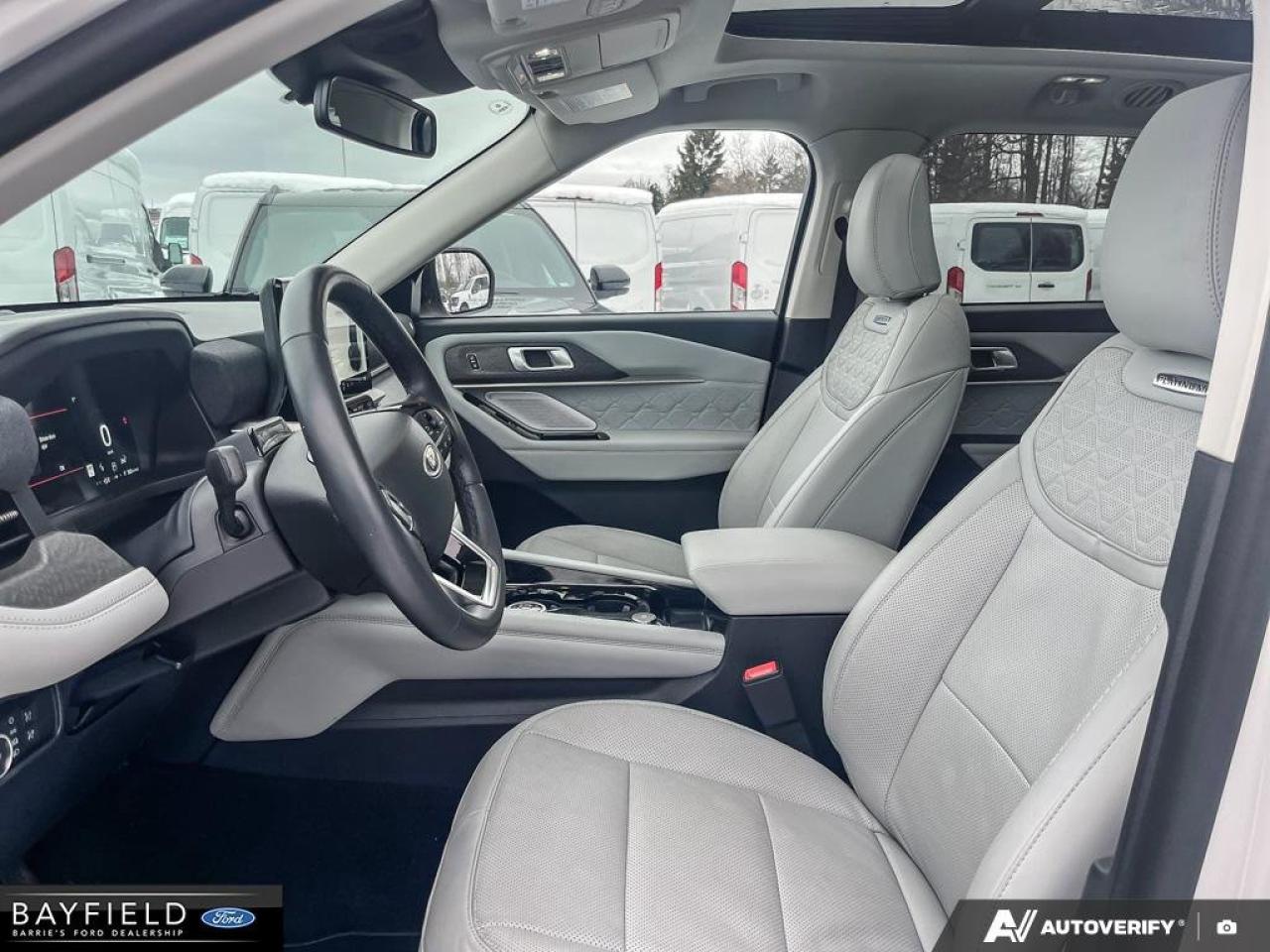 2025 Ford Explorer Platinum Photo