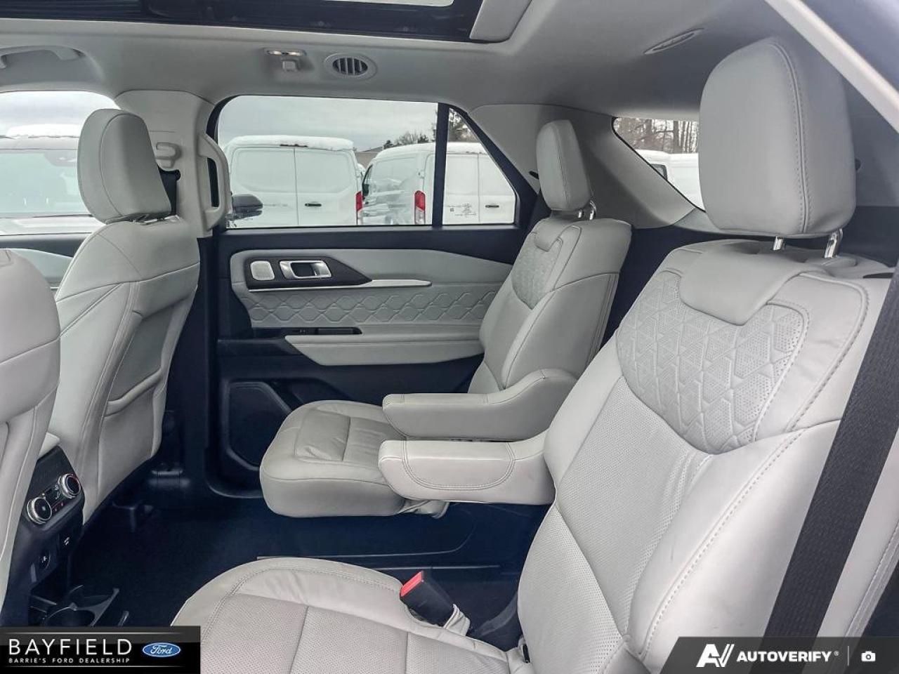 2025 Ford Explorer Platinum Photo