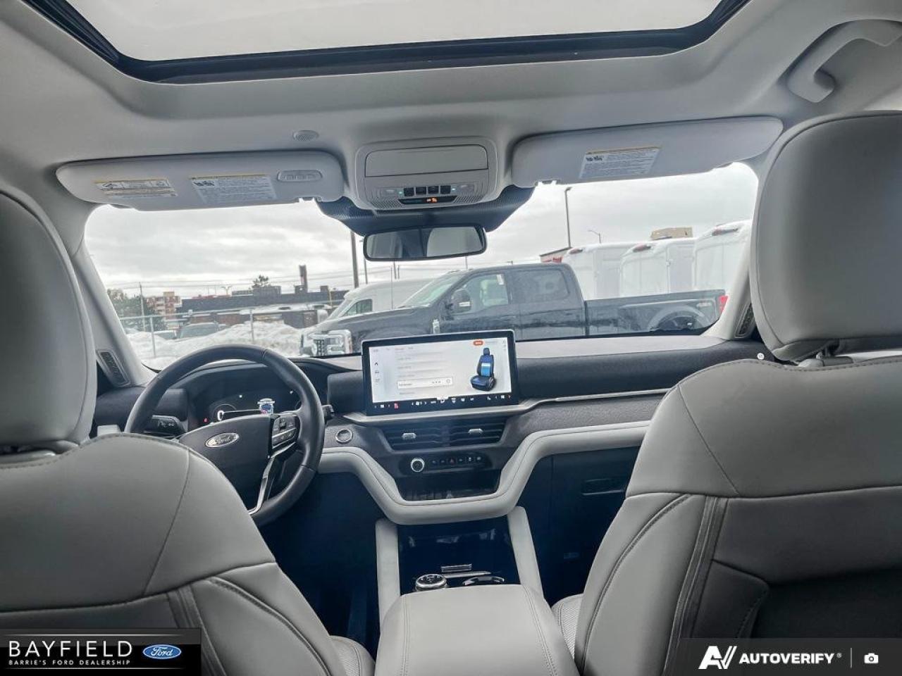 2025 Ford Explorer Platinum Photo