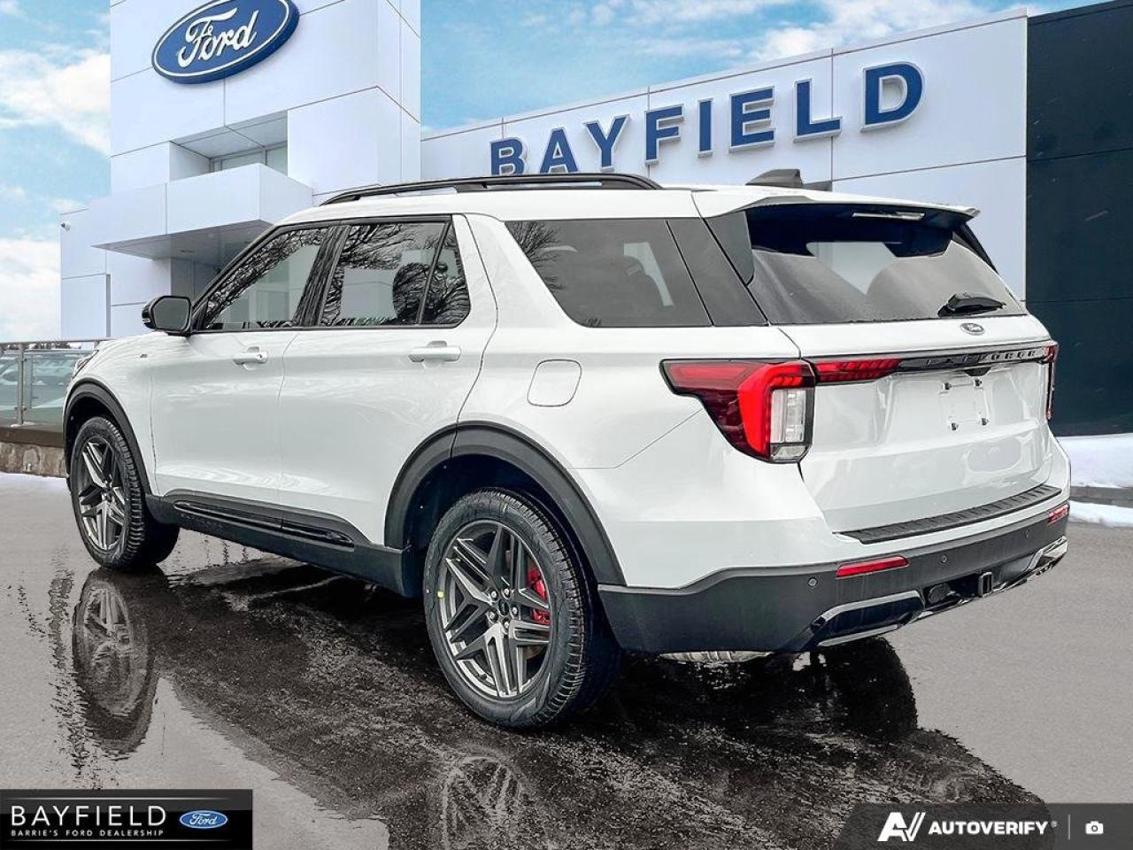 2026 Ford Explorer ST-Line Photo3