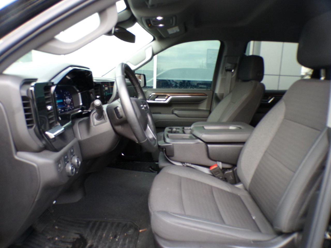 2024 Chevrolet Silverado 1500 Crew Cab Short Box 4-Wheel Drive RST Photo