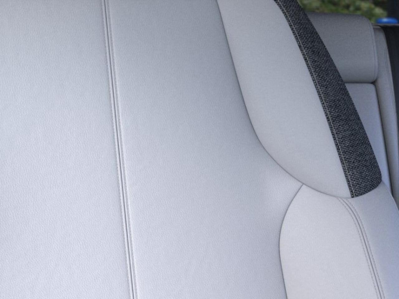 2026 Cadillac OPTIQ Luxury Photo