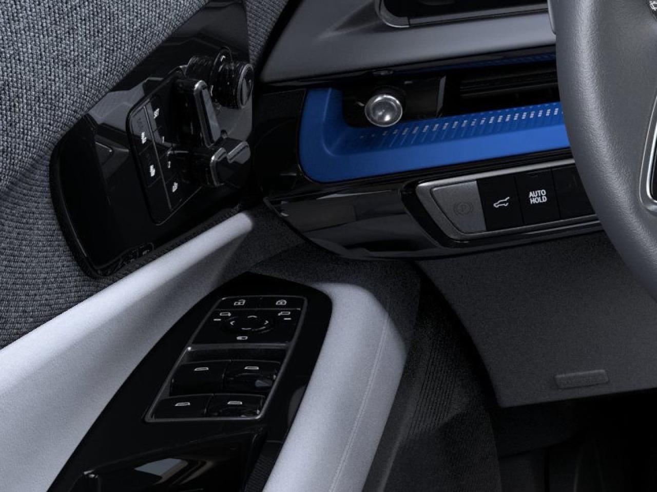 2026 Cadillac OPTIQ Luxury Photo