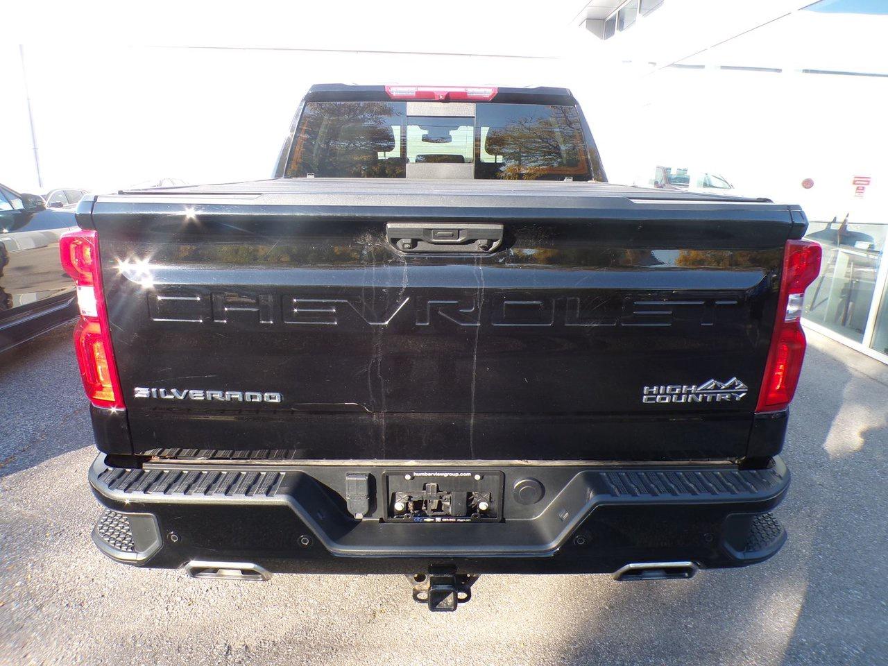 2022 Chevrolet Silverado 1500 Crew Cab 4x4 High Country / Short Box Photo4