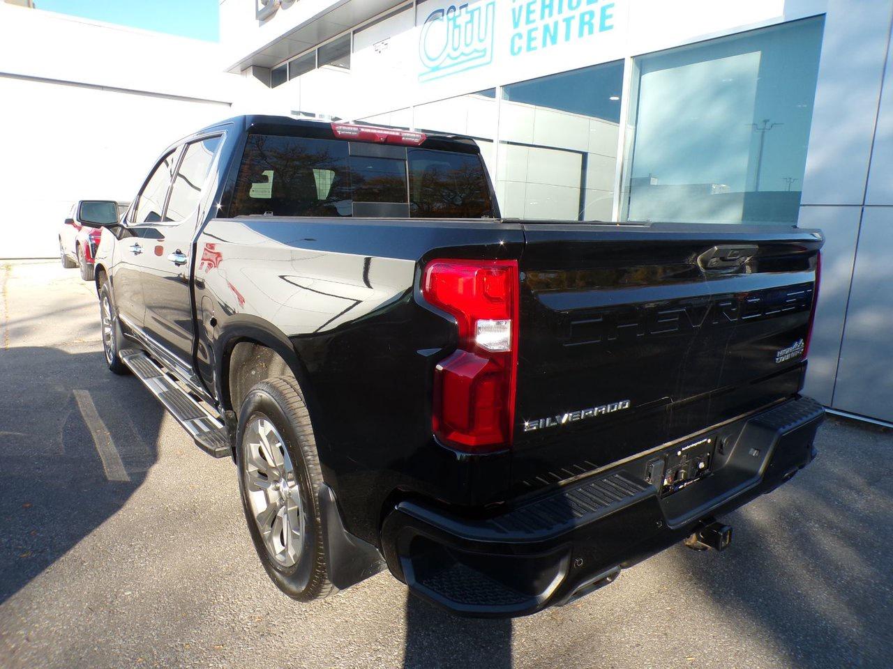 2022 Chevrolet Silverado 1500 Crew Cab 4x4 High Country / Short Box Photo