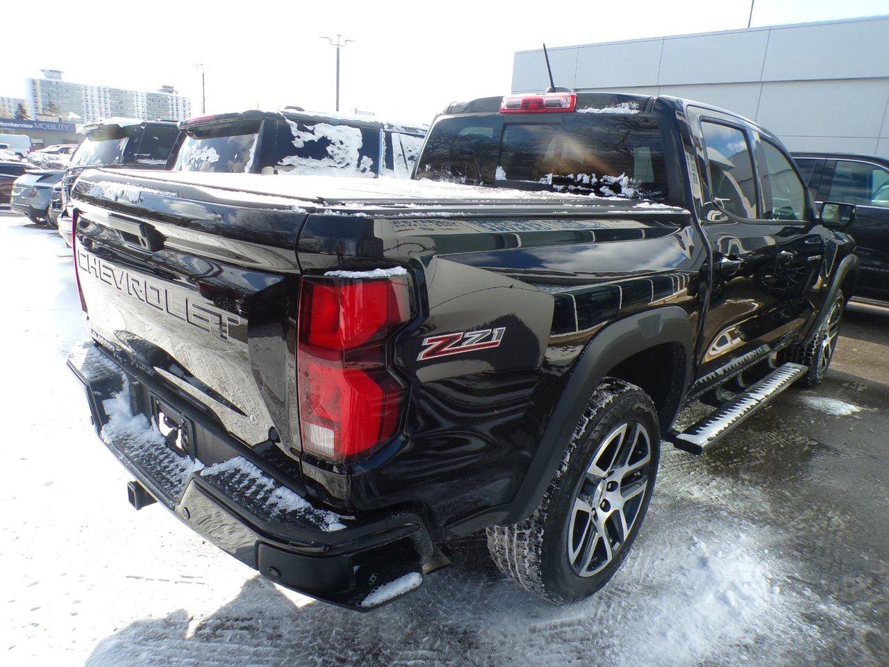 2024 Chevrolet Colorado Crew Cab Short Box 4-Wheel Drive Z71 Photo3