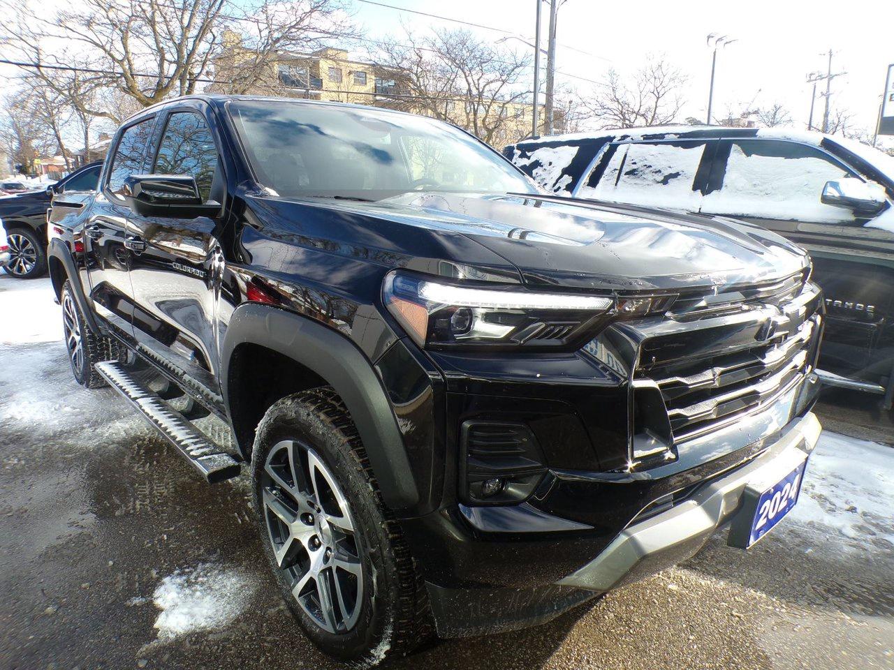 2024 Chevrolet Colorado Crew Cab Short Box 4-Wheel Drive Z71 Photo2