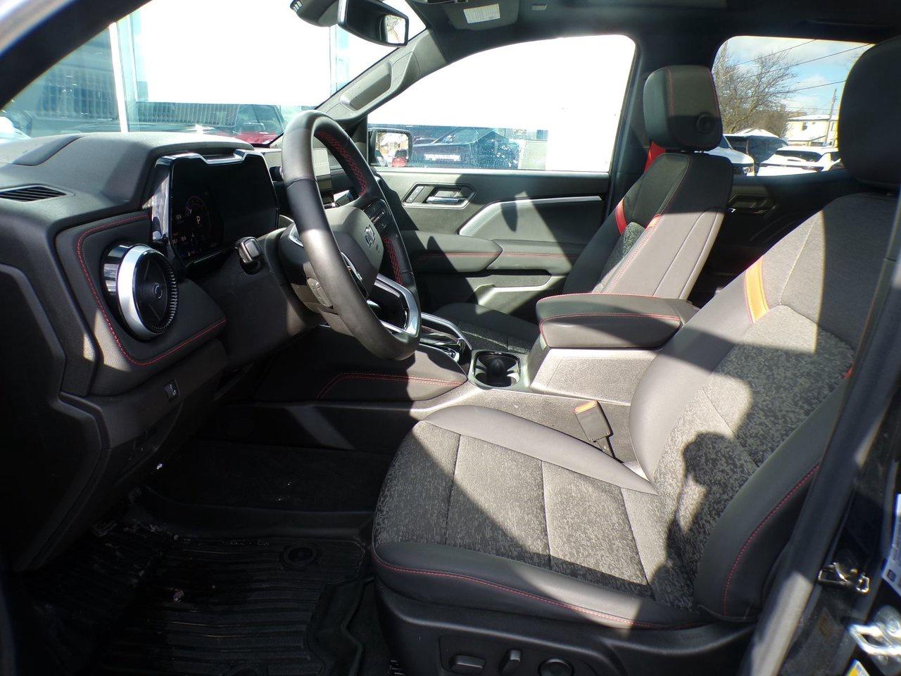 2024 Chevrolet Colorado Crew Cab Short Box 4-Wheel Drive Z71 Photo